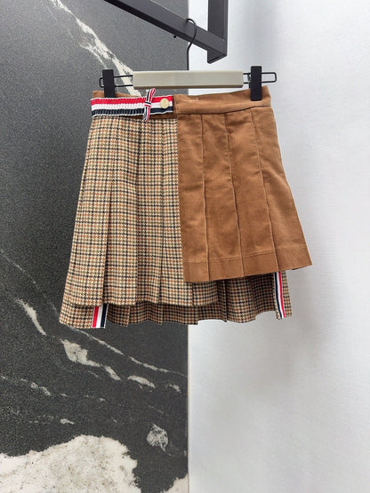 Th 25 Plaid pleated skirt