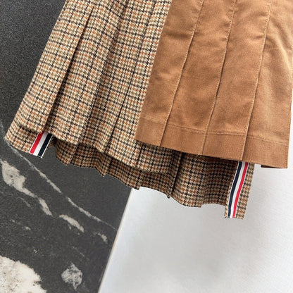 Th 25 Plaid pleated skirt