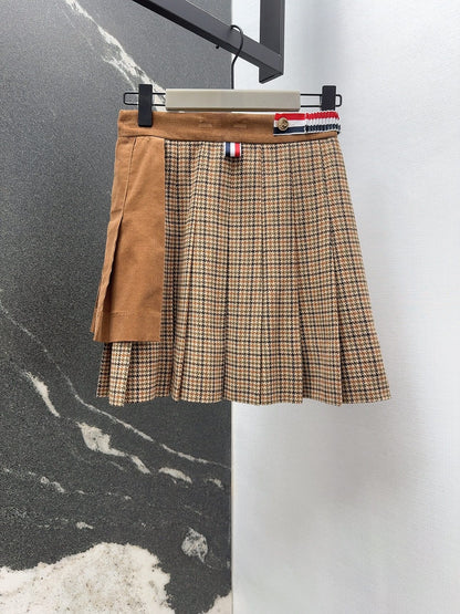 Th 25 Plaid pleated skirt