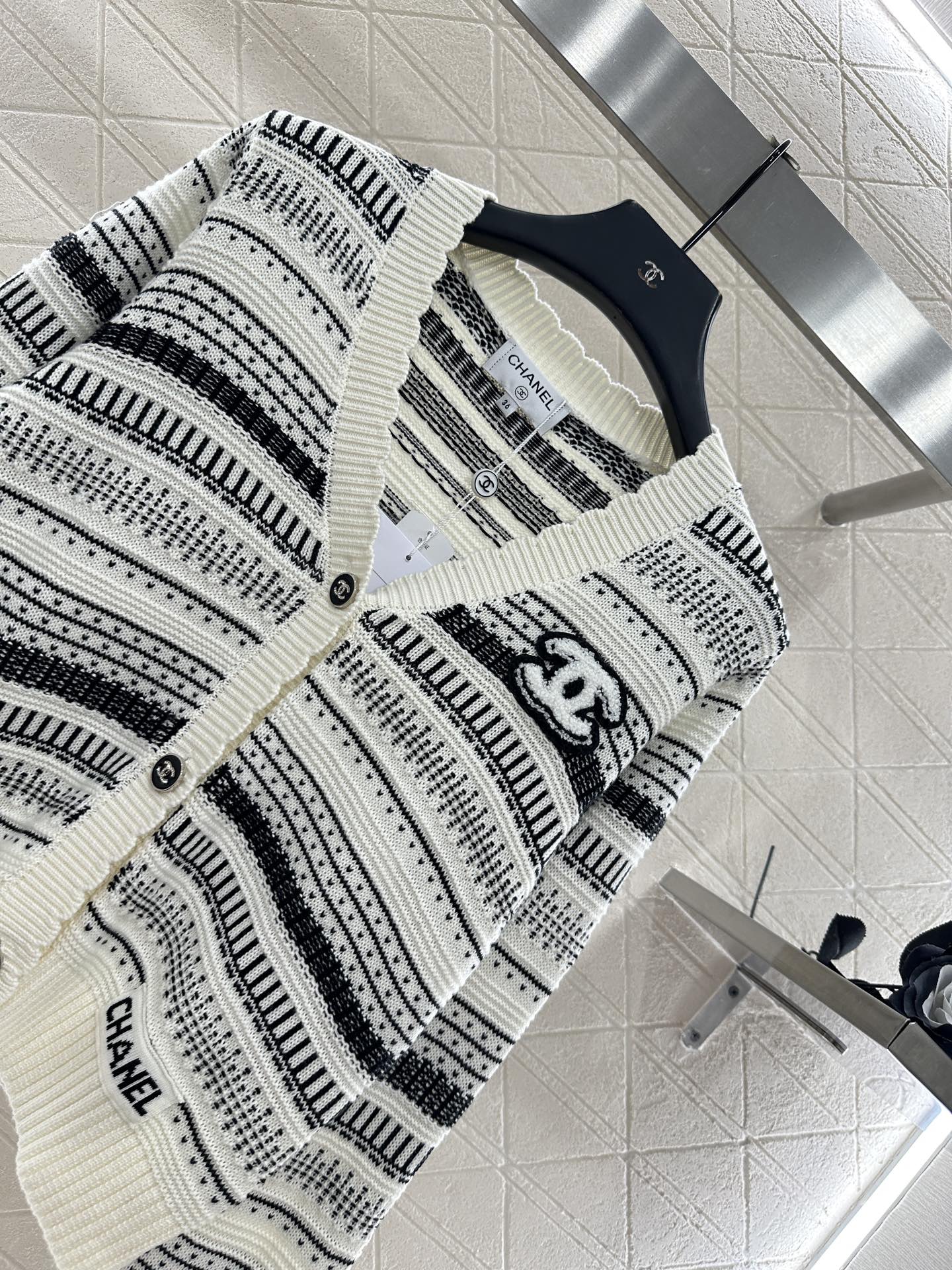 C 25 striped knitted wool cardigan