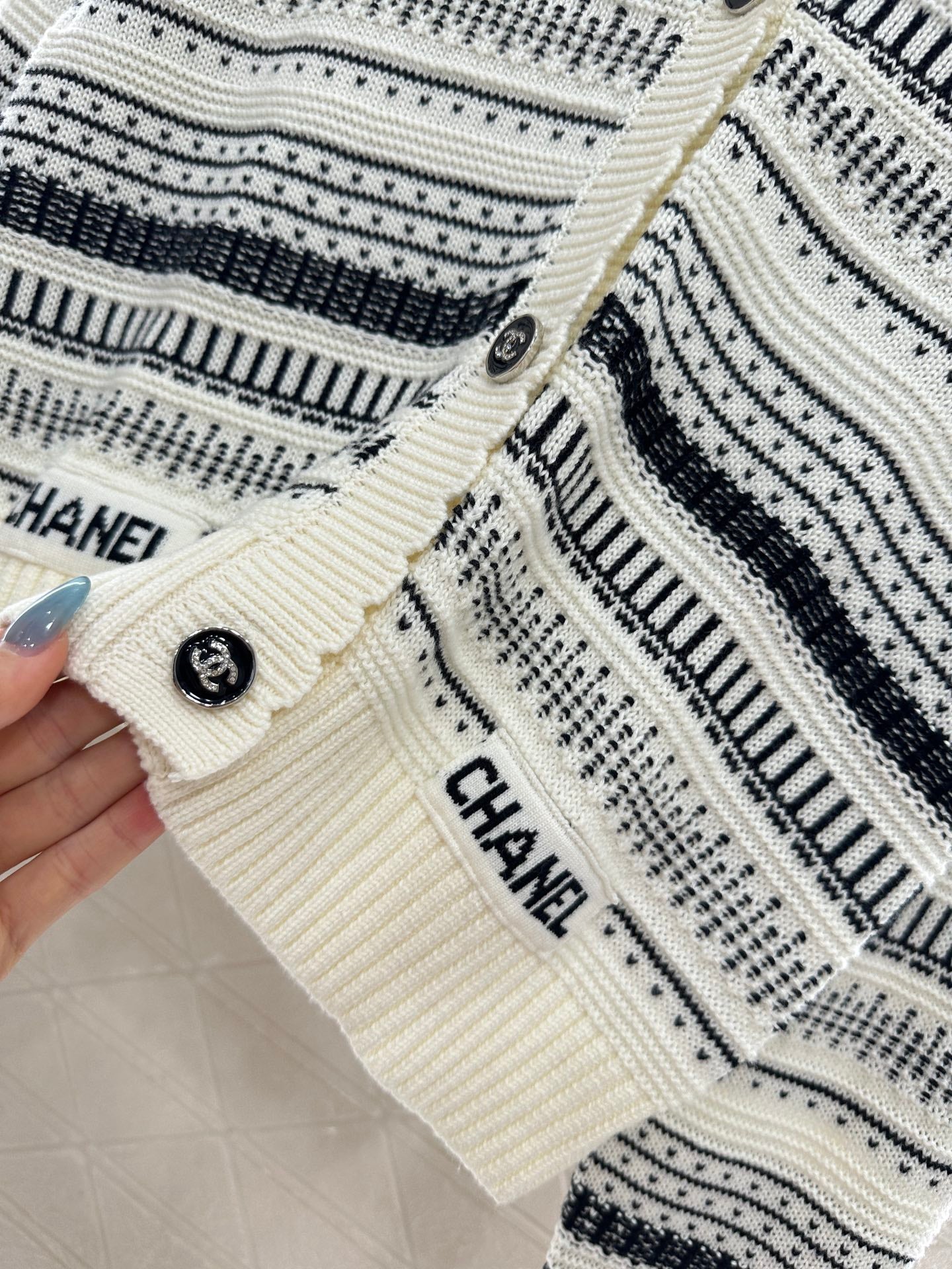 C 25 striped knitted wool cardigan