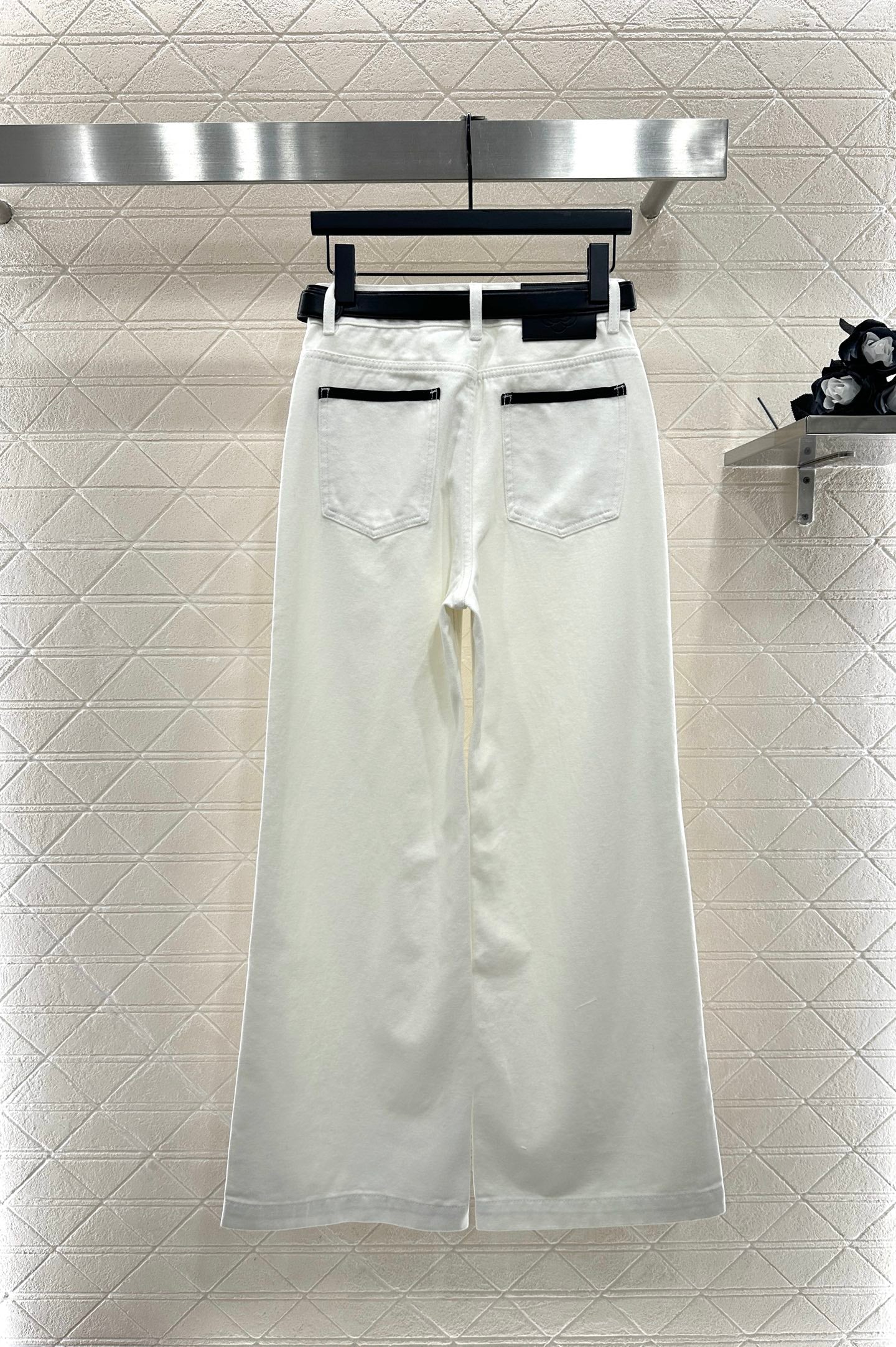 C 25 Belted wide-leg jeans