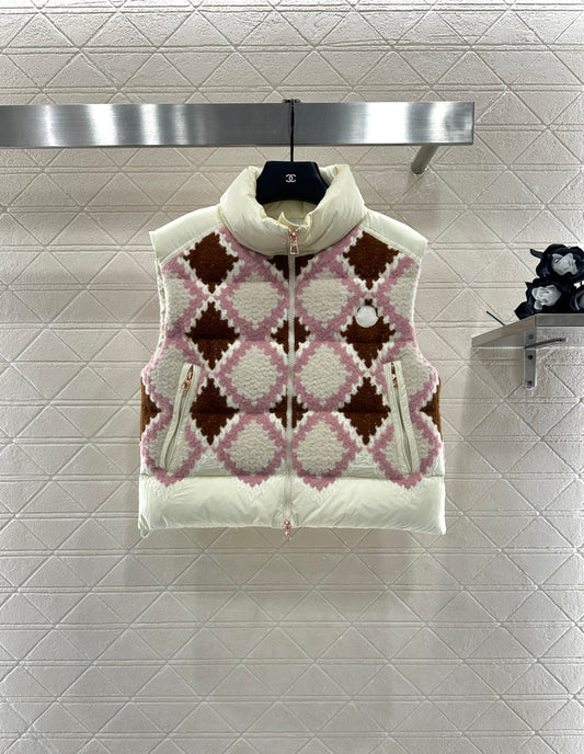 Mon 25 Diamond embroidery paneled down vest