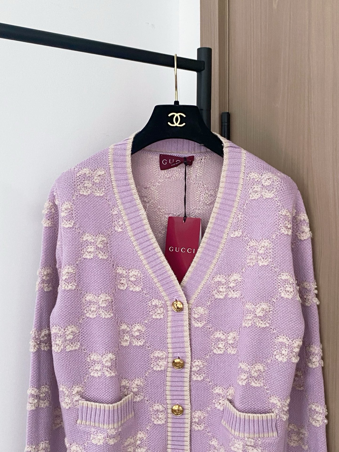 Gu 25 New knitted V-neck wool cardigan
