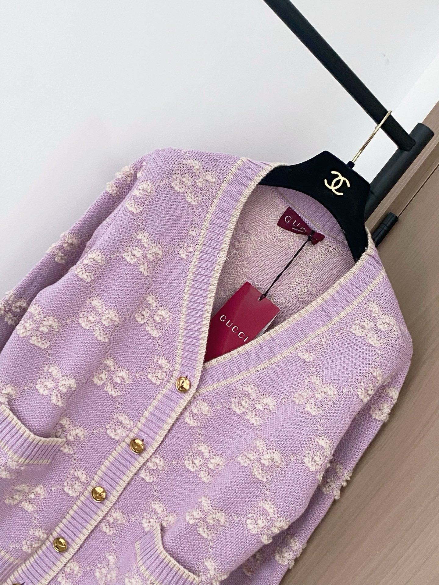 Gu 25 New knitted V-neck wool cardigan