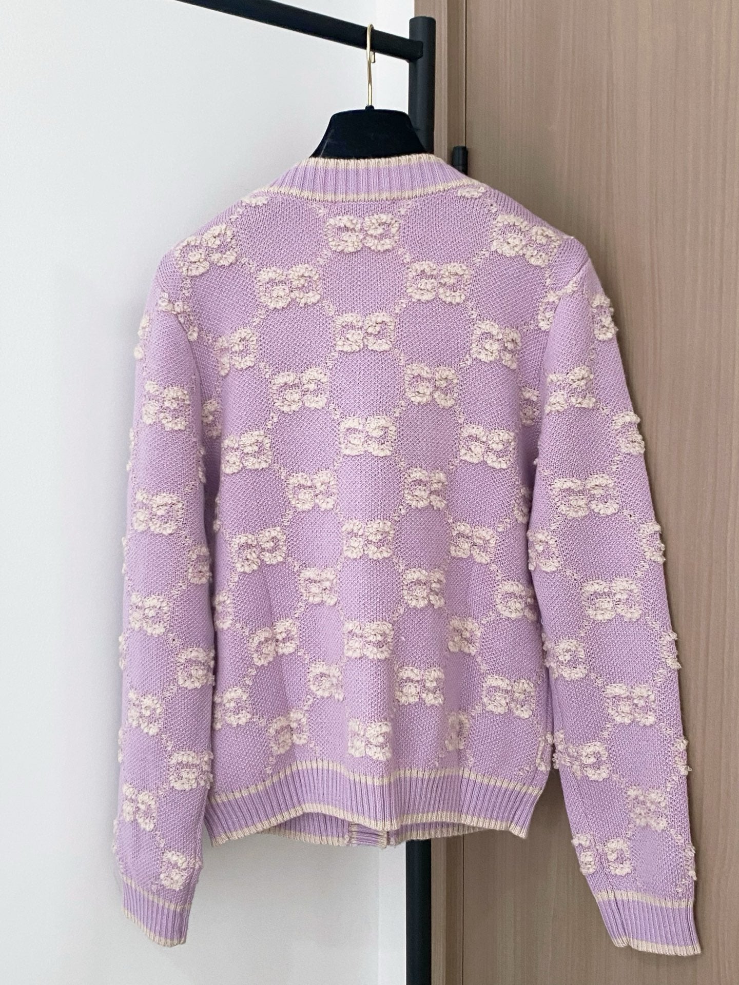 Gu 25 New knitted V-neck wool cardigan