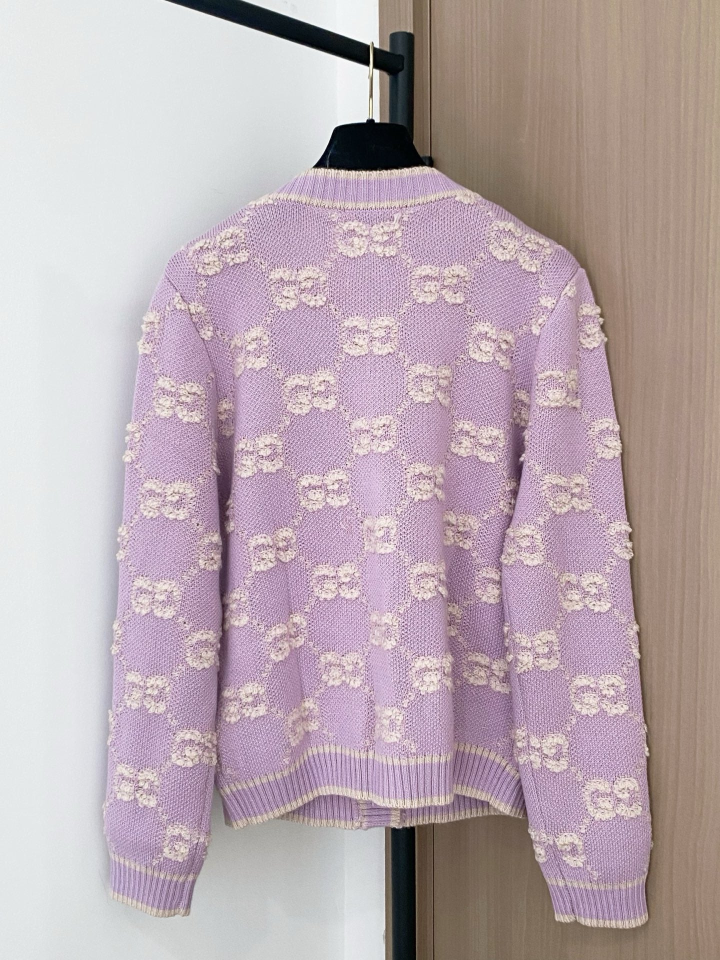 Gu 25 New knitted round neck wool cardigan