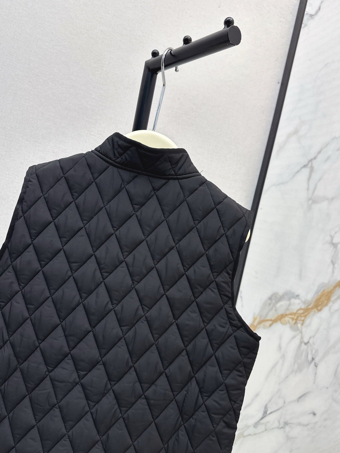Mon 25 New style border stand collar quilted vest jacket(WHITE/KHAKI/BLACK)