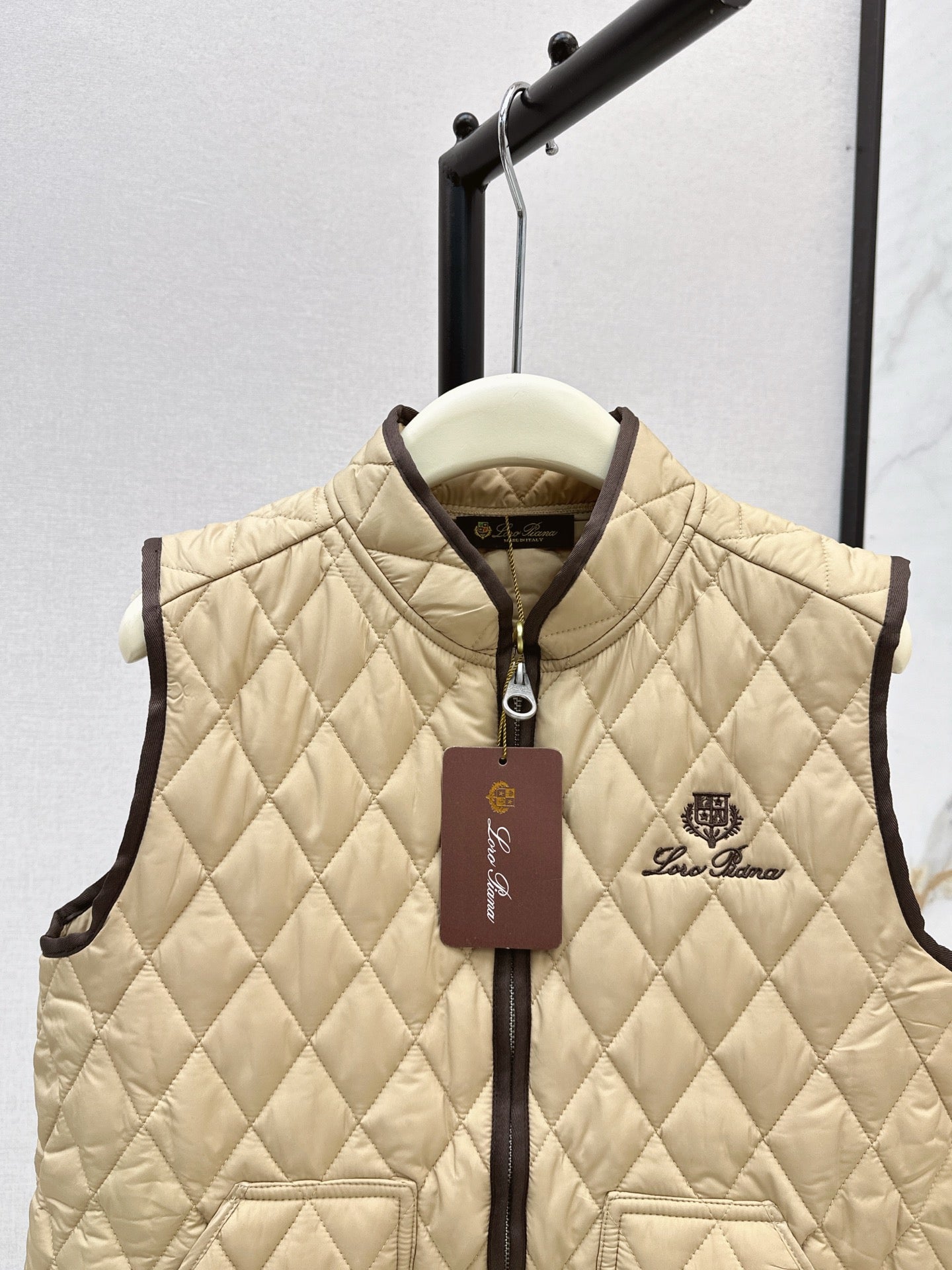 Mon 25 New style border stand collar quilted vest jacket(WHITE/KHAKI/BLACK)