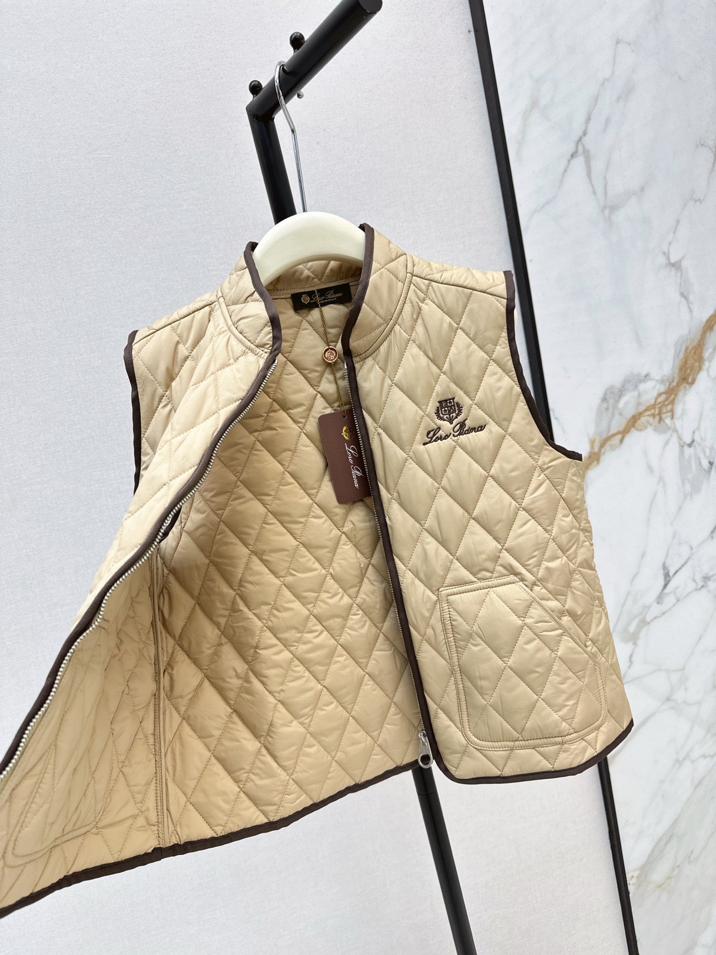 Mon 25 New style border stand collar quilted vest jacket(WHITE/KHAKI/BLACK)