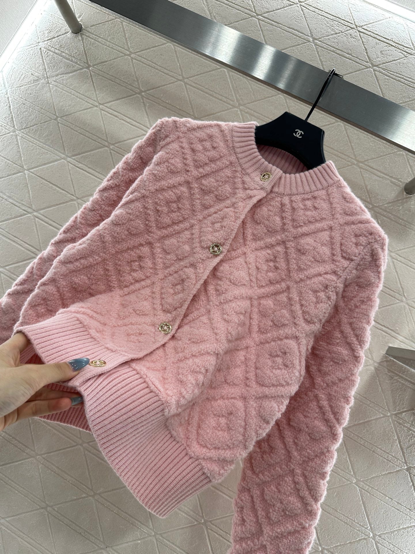 L 25 jacquard logo wool and cashmere cardigan