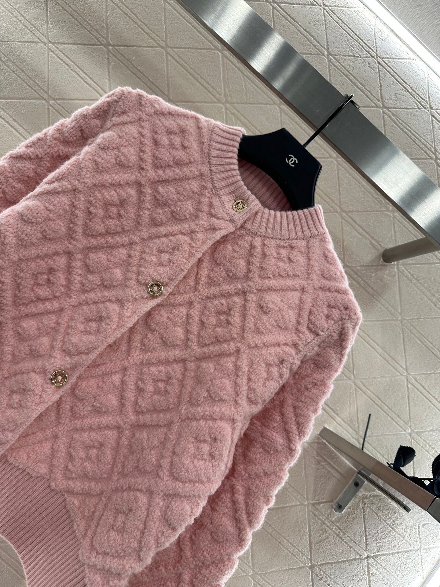 L 25 jacquard logo wool and cashmere cardigan