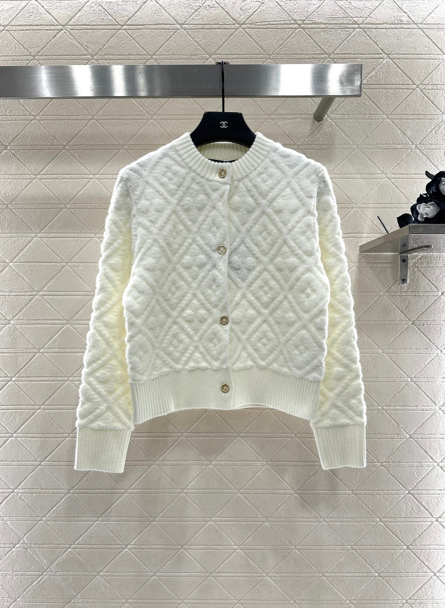 L 25 jacquard logo wool and cashmere cardigan