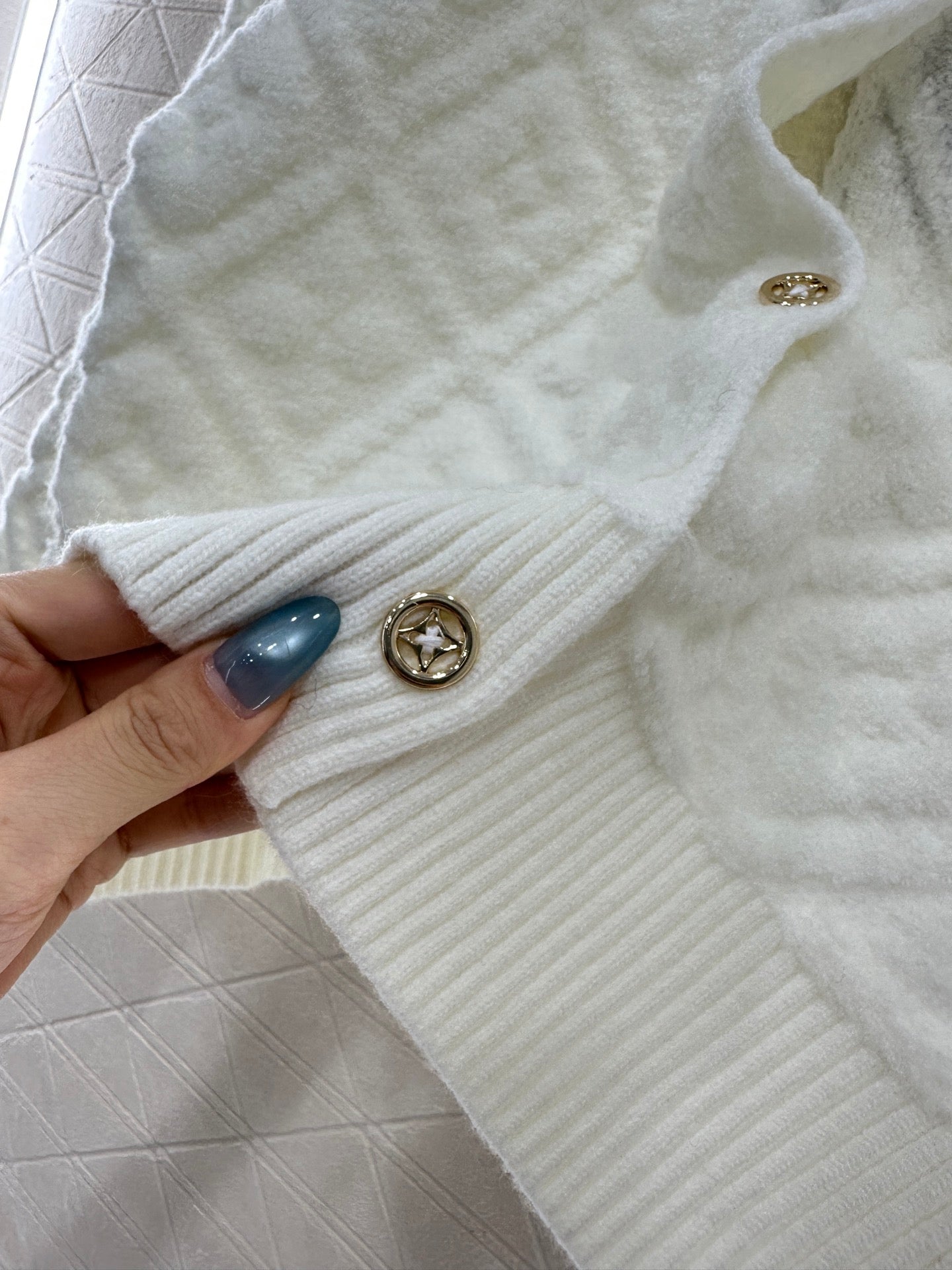 L 25 jacquard logo wool and cashmere cardigan