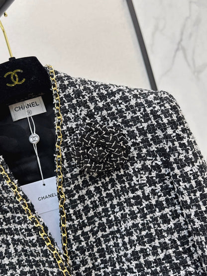 C 25 New Black and White Tweed Jacket